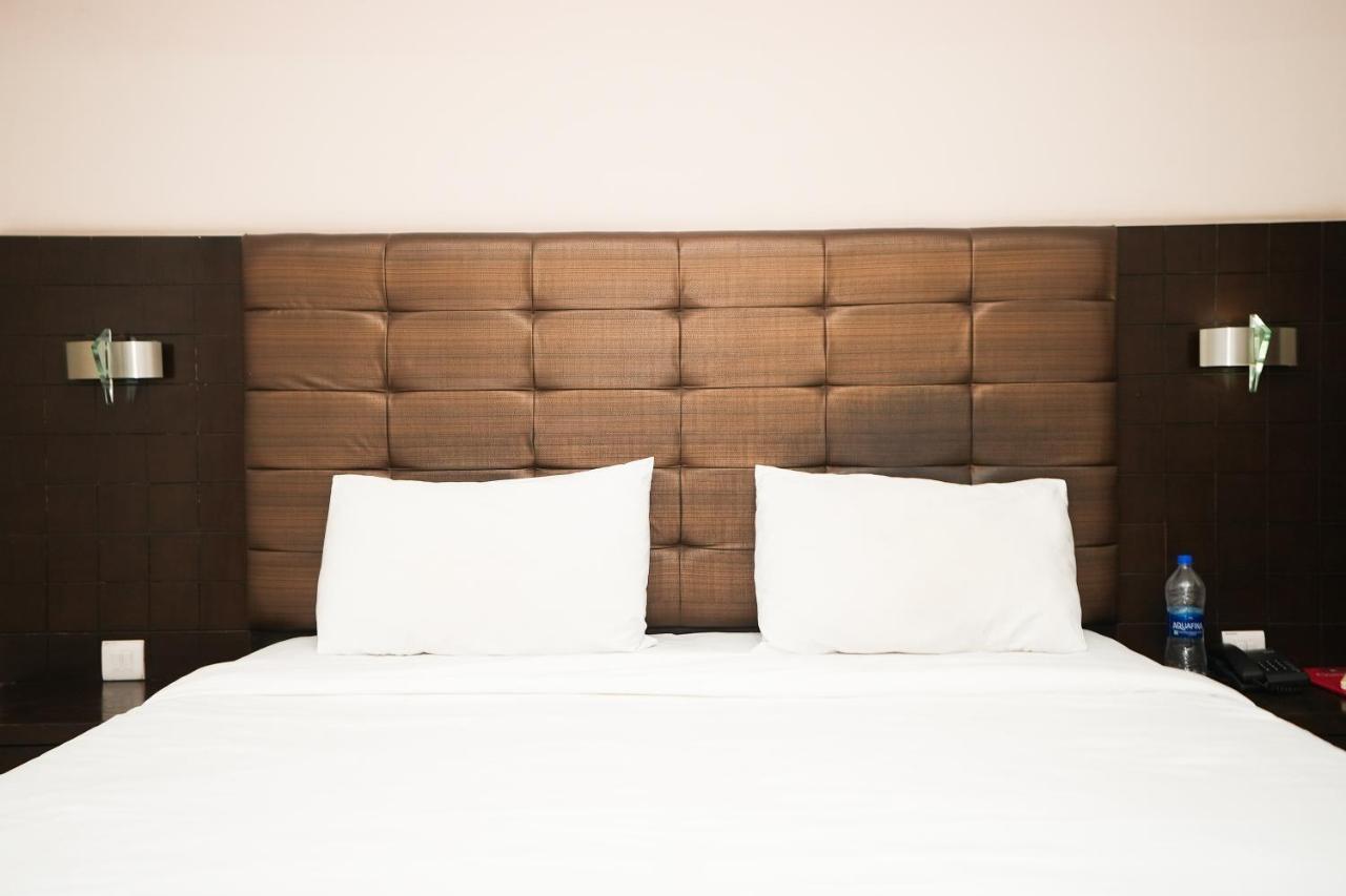 Stay Well Hotels & Homes คูร์เคาน์ ภายนอก รูปภาพ